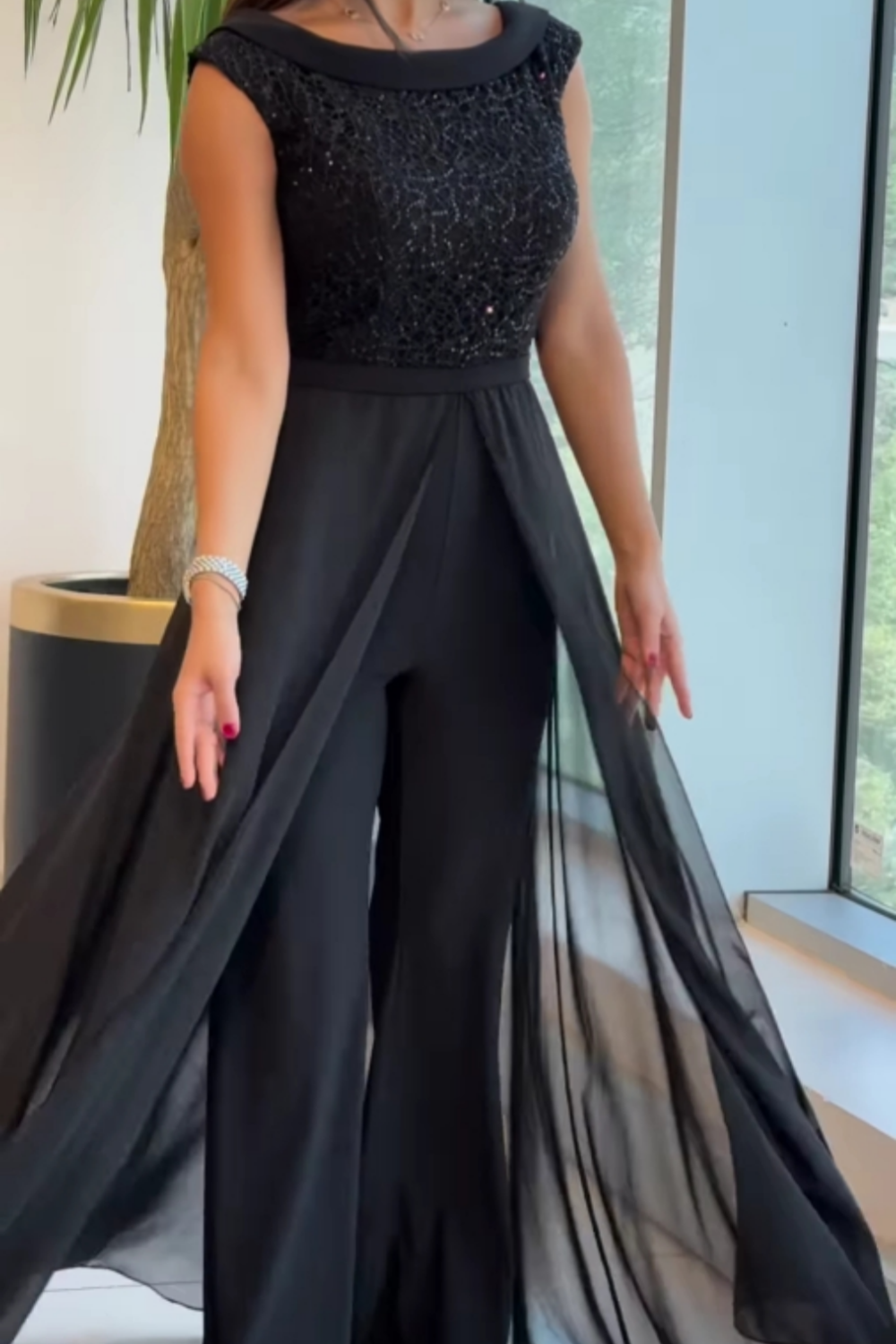 Avalon – Sleek Sleeveless Jumpsuit