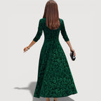 Lola – Elegant Velvet Dress