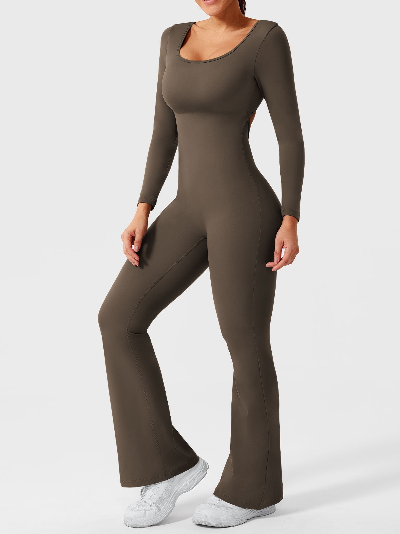 Yeoreo Lizvette jumpsuit met lange mouwen en uitlopende mouwen