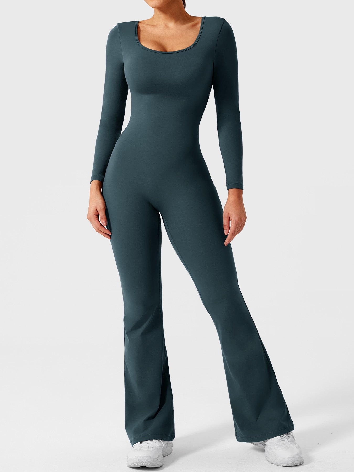 Yeoreo Lizvette jumpsuit met lange mouwen en uitlopende mouwen