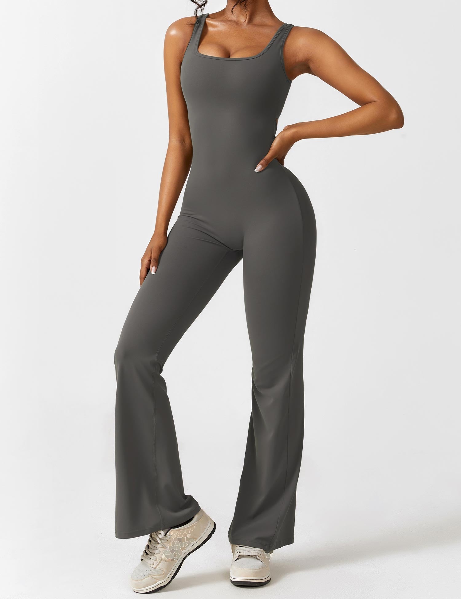 Yeoreo Lizvette uitlopende jumpsuit