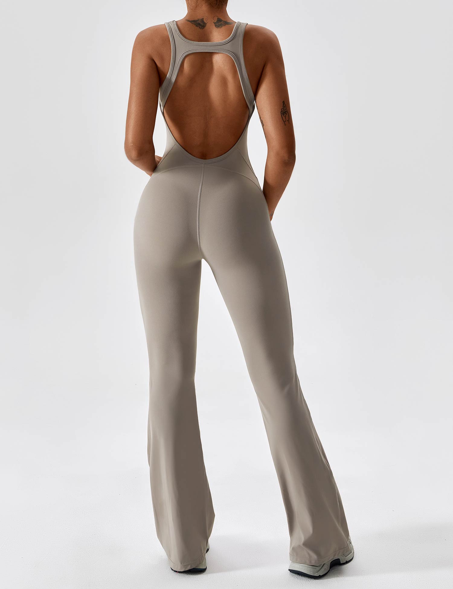 Yeoreo Rugloze Uitlopende Jumpsuit