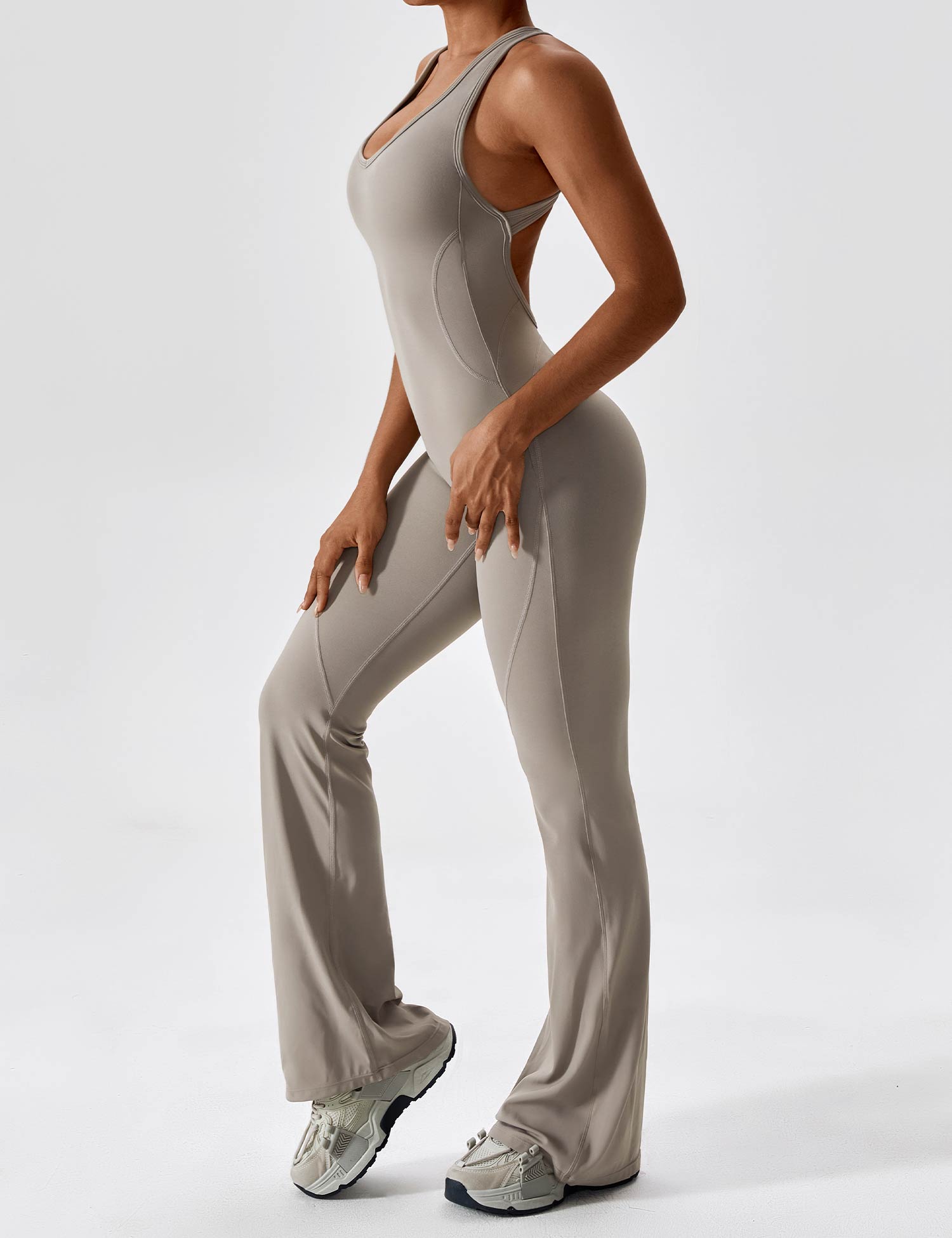 Yeoreo Rugloze Uitlopende Jumpsuit